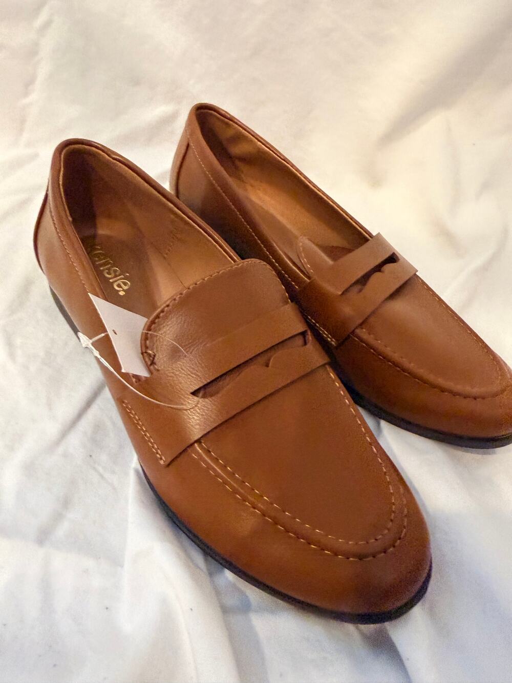 NWT Kensie Gitty Ladies Penny Loafers Cognac Brown Slip-On Flats Costco size 8